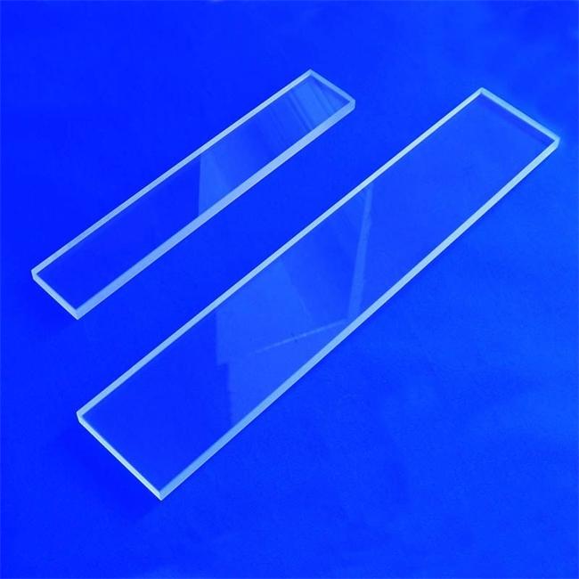Cut transparent rectangular quartz plate Cut transparent rectangular quartz plate