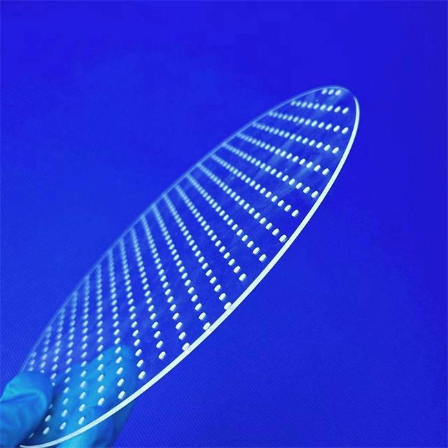 Wholesaler of high-purity perforated optical quartz plates Wholesaler of high-purity perforated optical quartz plates