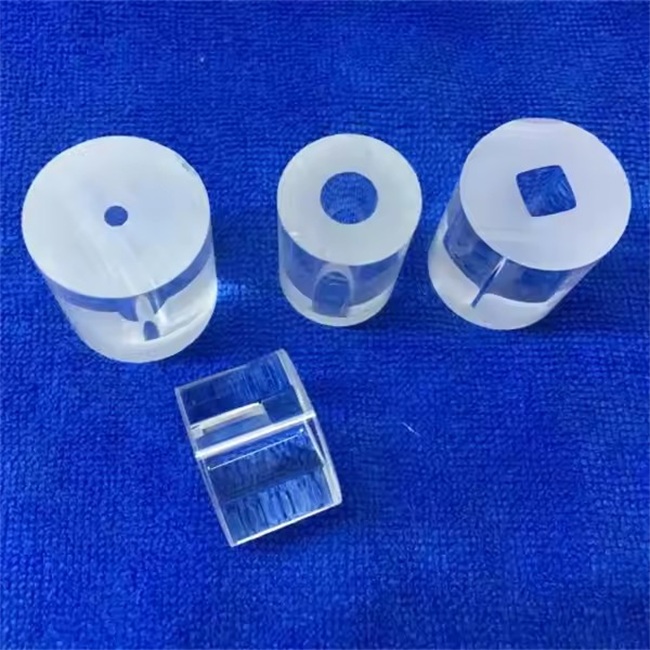 Supplier of transparent quartz glass rods with a diameter of 10-100mm Supplier of transparent quartz glass rods with a diameter of 10-100mm