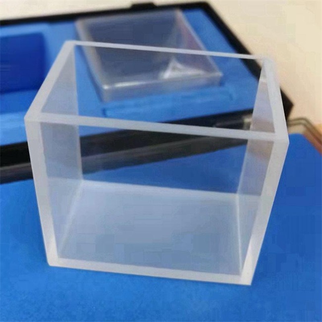Manufacturer of High-purity quartz cuvette
