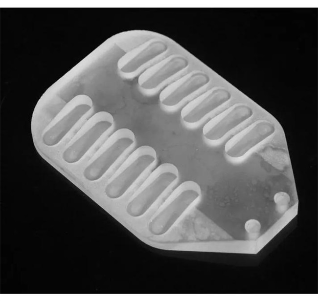Precision quartz glass polishing technology