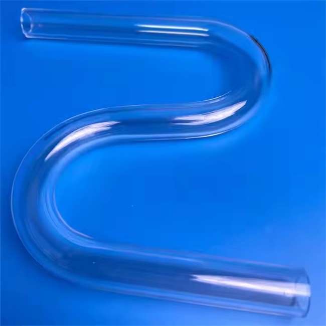 U字型チューブ炉Quartz Tubes.jpg