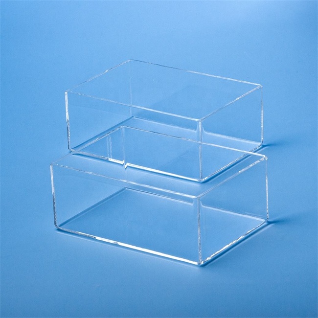 Transparent square cylindrical quartz container supplier