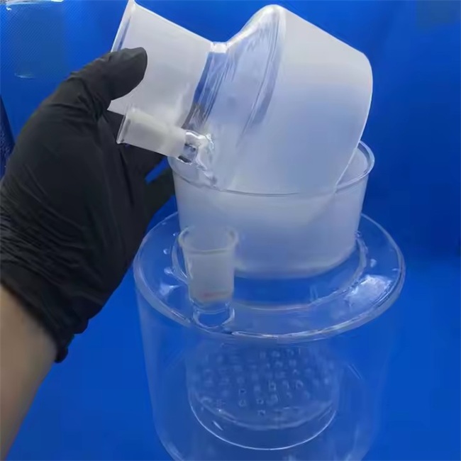 Laboratory specific alkaline flux fused silica crucible