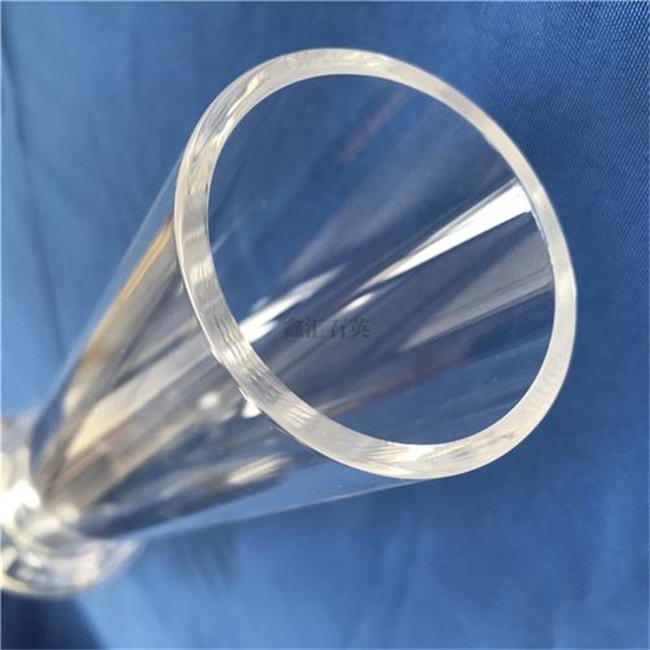 Application des raccords de tuyaux en quartz en communication de fibres optiques
