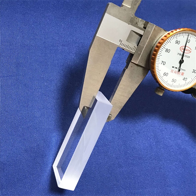 5-500mm thickness transparent square quartz plate factory