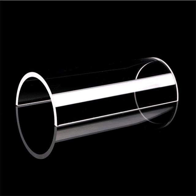 The difference and performance characteristics of the quartz tube