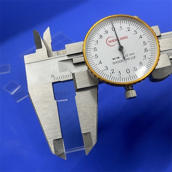 Corrosion resistant high-precision quartz plate