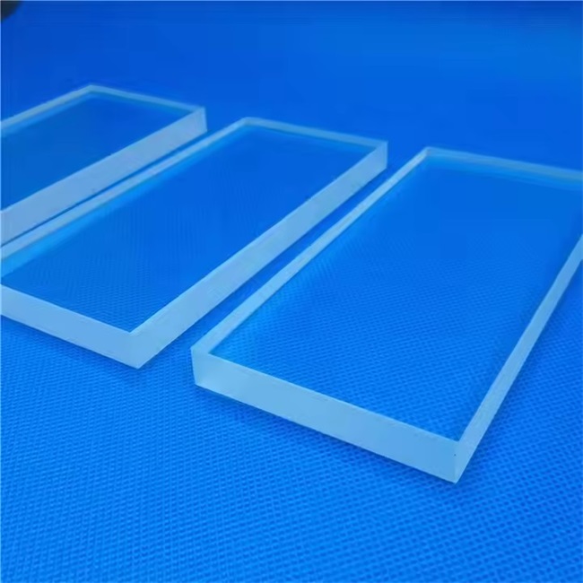 Fournisseur de panneau en verre quartz carré transparent 50x50x1mm