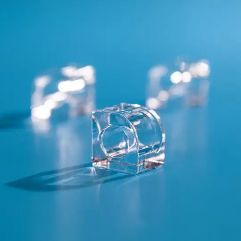 Plaque de quartz personnalisée transparente avec trou poli