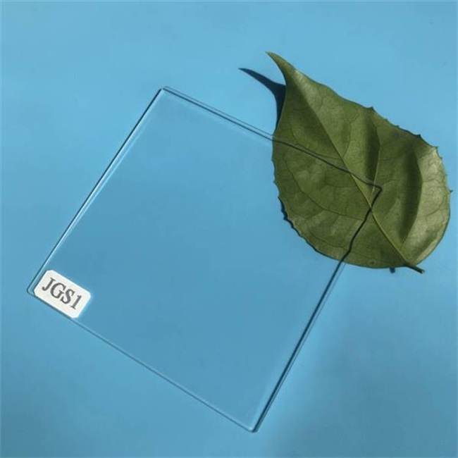 Optical transparent quartz glass sheet