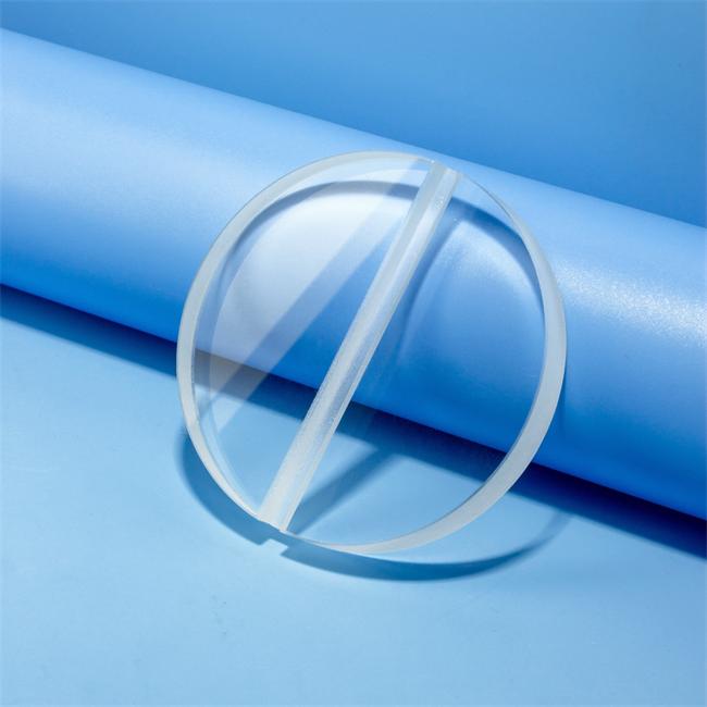 High precision quartz plate with slotted middle