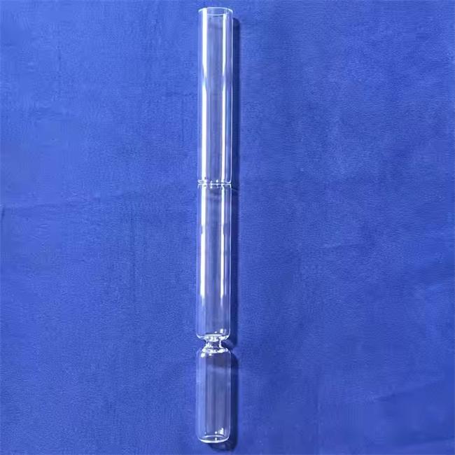 Quartz tube with strong high-temperature resistance and compatibility