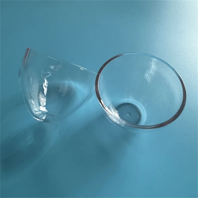 Quartz crucibles with long laboratory service life