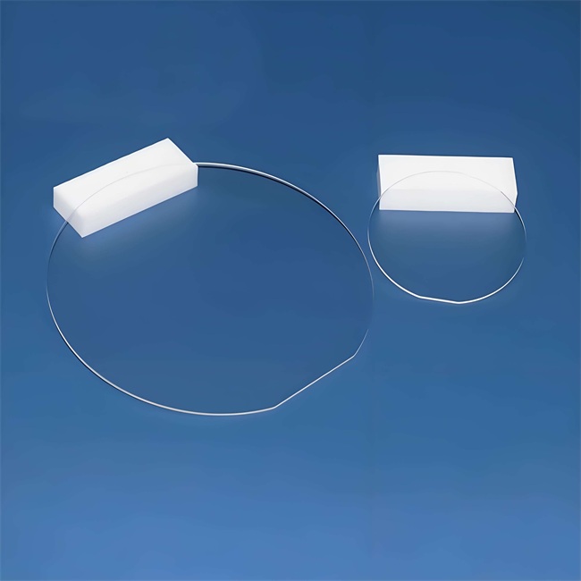 Highly transparent quartz disc with notch