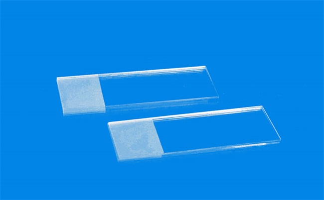 Key advantages of quartz glass plates in scientific research
